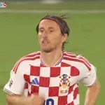VIDEO / Ovako se pozdravljaju velikani: Modrić ušao u igru u Sevilli, dočekale su ga glasne ovacije