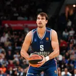 VIDEO / Double-double Šarića, Zvezda preko njegovog Efesa do prve pobjede u Euroligi