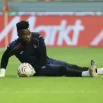 Onana nakon pobjede sudjelovao u prometnoj i završio u bolnici