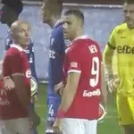 VIDEO / Bizarna situacija u Bugarskoj: Dvojica držala loptu i htjela izvesti penal, na kraju trener odlučio i razočarao svog napadača