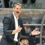 VIDEO / Hrvatski trener uvjerljivo svladao Crvenu zvezdu u Euroligi!