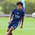 Mladi srpski reprezentativac zabio gol za Arsenalove kadete pa zbog crvenog kartona golmana morao stati između vratnica