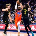 VIDEO / Aktualni prvaci se poigrali s Warriorsima, Curry i Butler u problemima