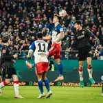 VIDEO / Vuškovićev HSV upisao dramatičnu pobjedu u nadoknadi s igračem manje