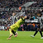 VIDEO / Argentinski stoper škaricama donio bod Tottenhamu u 95., Grealish zabio za pobjedu Evertona