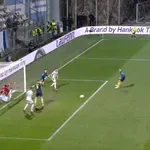 VIDEO / Kako ovo nije bio gol? Celjani pogodili stativu, Radeljić spasio s gol-crte