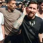 Kaos zbog Messija: Navijači lomili stolice i upadali na teren