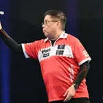 71-godišnja singapurska senzacija slavila u prvom kolu Svjetskog prvenstva u pikadu