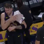 VIDEO / Novi problem Lakersa? Dončić napustio parket pa se vratio s ledenim oblogom na ramenu