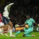 Bivši golman Arsenala s dva obranjena penala odveo momčad dvojice glumaca u četvrto kolo FA Cupa