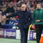 Šutalo u problemima: Ajaxov trener koji ga ne koristi ostaje na klupi do kraja sezone