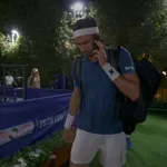 VIDEO / Kad imaš teniski meč, ali poziv ne može čekati