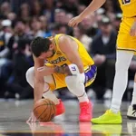 VIDEO / Pogledajte kako je Jokić neugodnim udarcem u lice ‘zalijepio’ Dončića