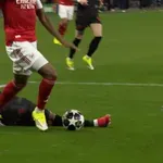 VIDEO / Arsenal iz kontroverznog penala stigao do remija u Leverkusenu!