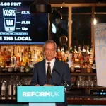 Član kontroverzne britanske stranke odradio slikanje s drugoligašem: Navijači ogorčeni