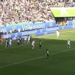 VIDEO / Wolfsburg je pred ispadanjem, a nema ni sreće: Vratar Eintrachta vrhunski zaustavio udarac Majera