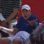 VIDEO / Srpski tenisač raspravljao s trenerom, opsovao na engleskom i više nije osvojio ni gem