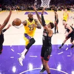 VIDEO / LeBron oborio rekord NBA lige i odveo Lakerse do pobjede protiv Rocketsa