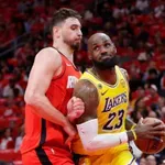 VIDEO / Nevjerojatni LeBron odveo Lakerse u produžetke pa i do pobjede protiv Rocketsa