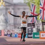 Kenijac otrčao maraton ispod dva sata i postavio novi svjetski rekord