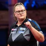 Fenomenalna priča iz Engleske: Žena osvojila profesionalni muški turnir u pikadu