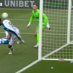 VIDEO / Igrač Crystal Palacea zabio komičan autogol ramenom: Lopta koju je dirao uopće nije ušla u mrežu
