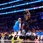 VIDEO / Oklahoma ‘pomela’ Lakerse, LeBron izjednačio rekord Wilta Chamberlaina