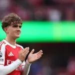 Postao je najmlađi osvajač Premier lige u povijesti, a sada zbog ispita izostaje s treninga Arsenala