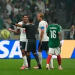 Engleski nogometni savez priprema žalbu zbog crvenog kartona protiv Meksika