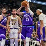 (VIDEO) Šta radi ovaj čovek?! Sjajan potez Luke Dončića