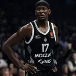 Požrtvovano: Isak Bonga povređen igrao derbi