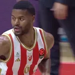 (VIDEO) Šta je sve radio Batler u 3. četvrtini! Ostaje žal…