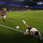 Ovo još niste videli: Dao gol i povredio se u istoj sekundi!