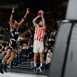 UŽIVO: Efikasno prvo poluvreme, Zvezda vodi u Bolonji