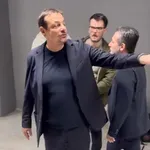 (VIDEO) Ataman posle pobede krenuo na novinare