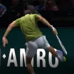 (VIDEO) I publika se uplašila: Medvedev iz besa šutnuo zid