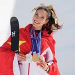 Umrla joj baka, izvinjavala što kasni na konferenciju za medije