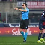 Da li je Vama ovo penal? Bolonja mu u zube ne gleda…