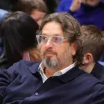 Kalimera Trinkijeri! „Previše prijatelja imate“