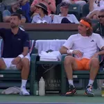 (VIDEO) Novak se raspravljao sa rivalom pa ispao u osmini finala