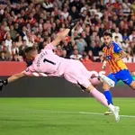 (VIDEO) Gudelj i Sevilja u problemu, Slepi miševi kolo vode