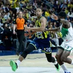 Hol i definitivno odlazi, Fener obelodanio da je doveo centra