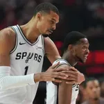 Blejzersi nestali sa parketa, Foks i Vembi za veliko vođstvo