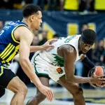 Asvel u rasulu, Fransisko vaga: PAO ponudio bogat ugovor
