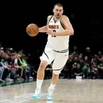 Jokić „odlaganjem“ ugovora do važne klauzule i još većeg bogatsva
