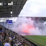 (VIDEO) Navijači Fejenorda prekinuli meč, petoro povređenih