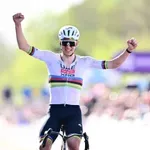 Neustavljivi Pogačar zlomil van der Poela in znova osvojil Flandrijo