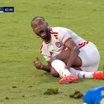 (VIDEO) Golman Volosa neutešan, u duelu slomio nogu rivalu