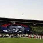 Biće kazni: Zvezda i OFK bez dozvole dali minut ćutanja Mladiću
