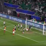 (VIDEO) Golman može jednom da zaustavi loptu na gol-liniji…